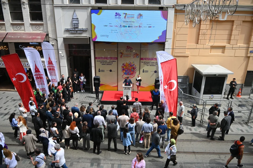 İstiklal Sanat Galerisi’nde 7. bienalin açılışı · 2024